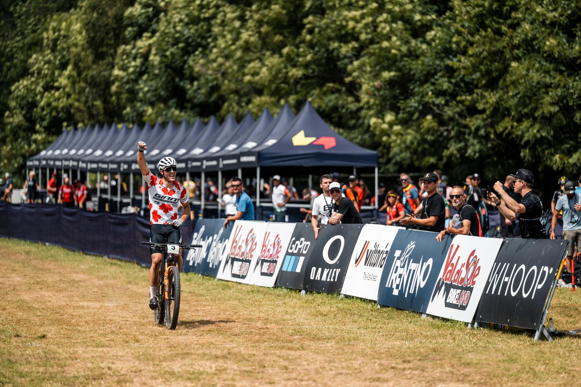 Woods en Pedersen zegevieren bij de U23 in Val Di Sole, Jente Michels knap vierde