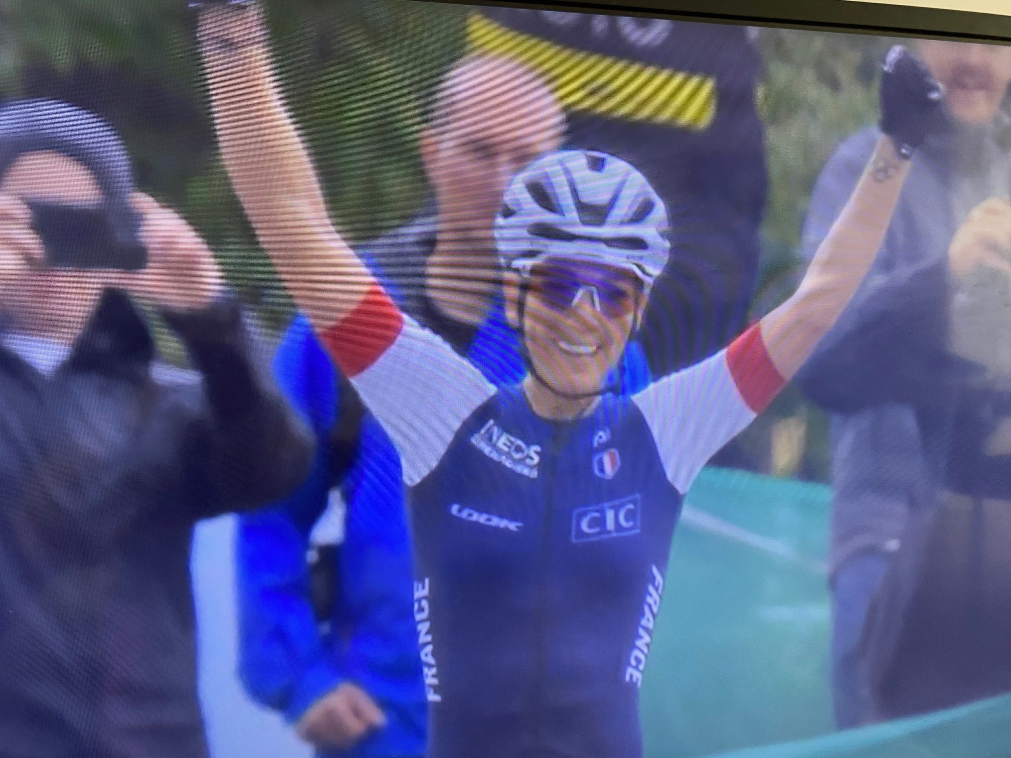 Pauline Ferrand-Prévot volgt zichzelf op als wereldkampioene