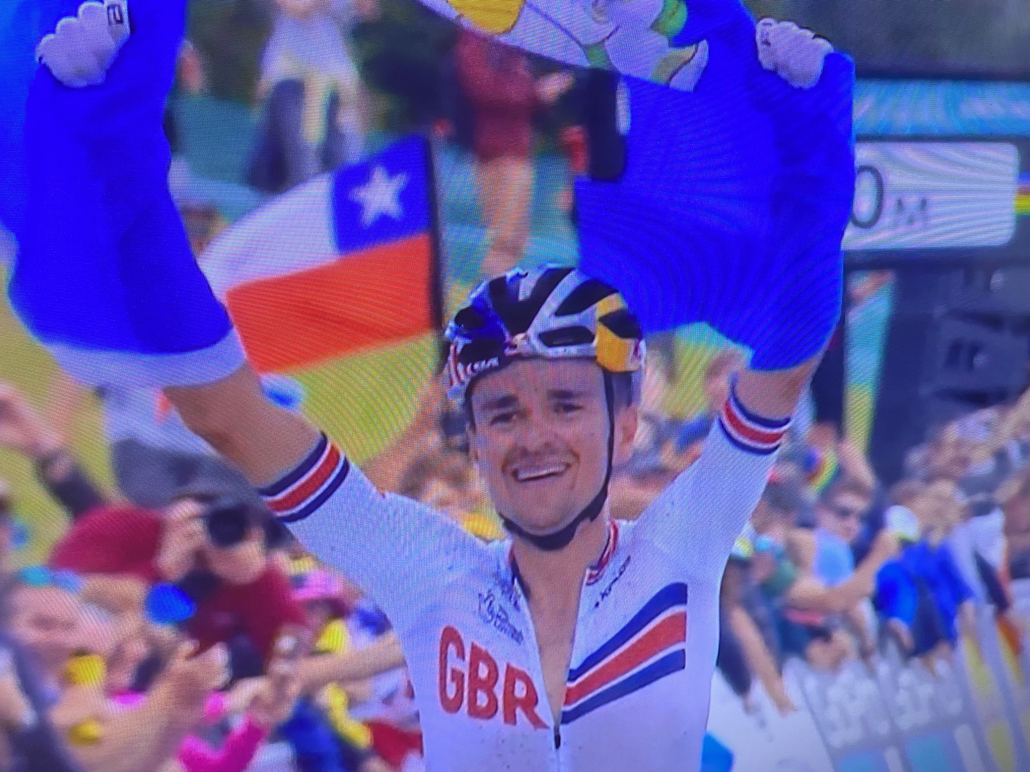 Tom Pidcock is wereldkampioen in eigen land