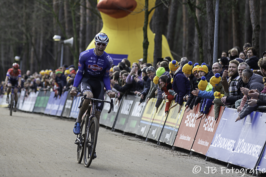 Niels Vandeputte wint verrassend in Lille