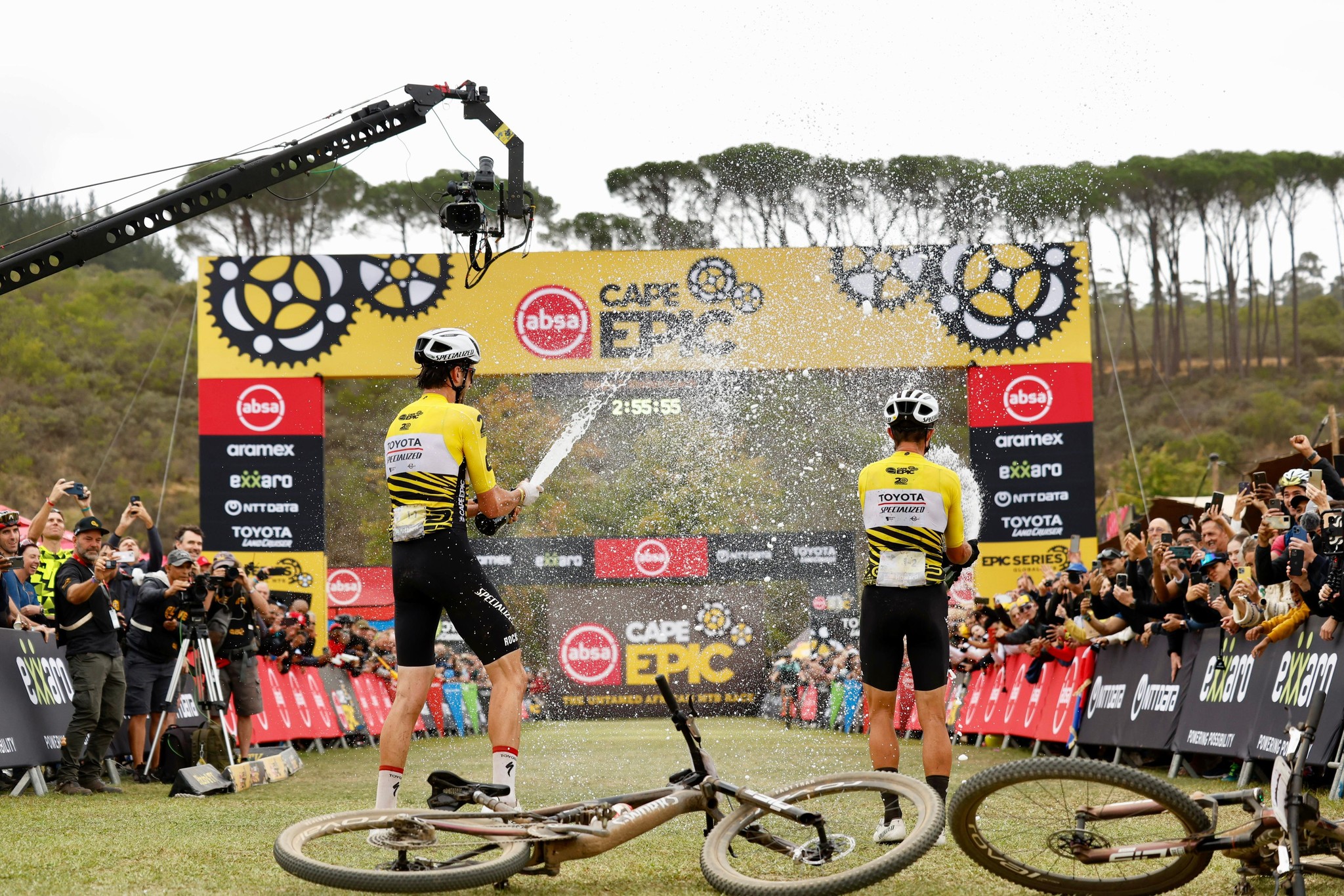 Huber en Schneller winnen zevende rit, Beers en Grotts samen met Terpstra en Keller, die 8 ritten winnen, eindwinnaars in Cape Epic