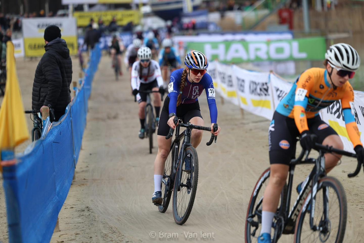 Essec Cycling Team bezig aan de laatste loodjes van veldritseizoen 2024-2025