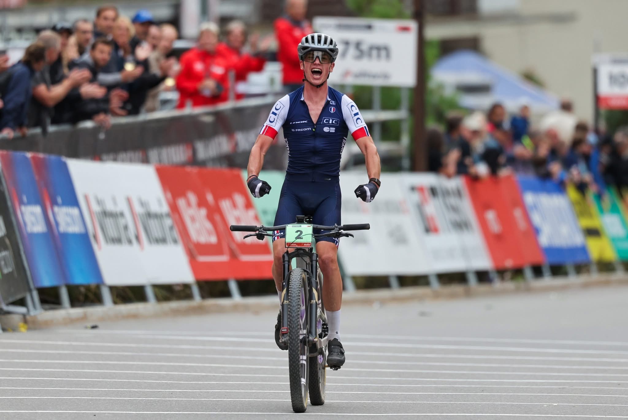 Maruša Tereza Šerkezi en Lucas Teste wereldkampioenen junioren, Ryan Laenen tiende