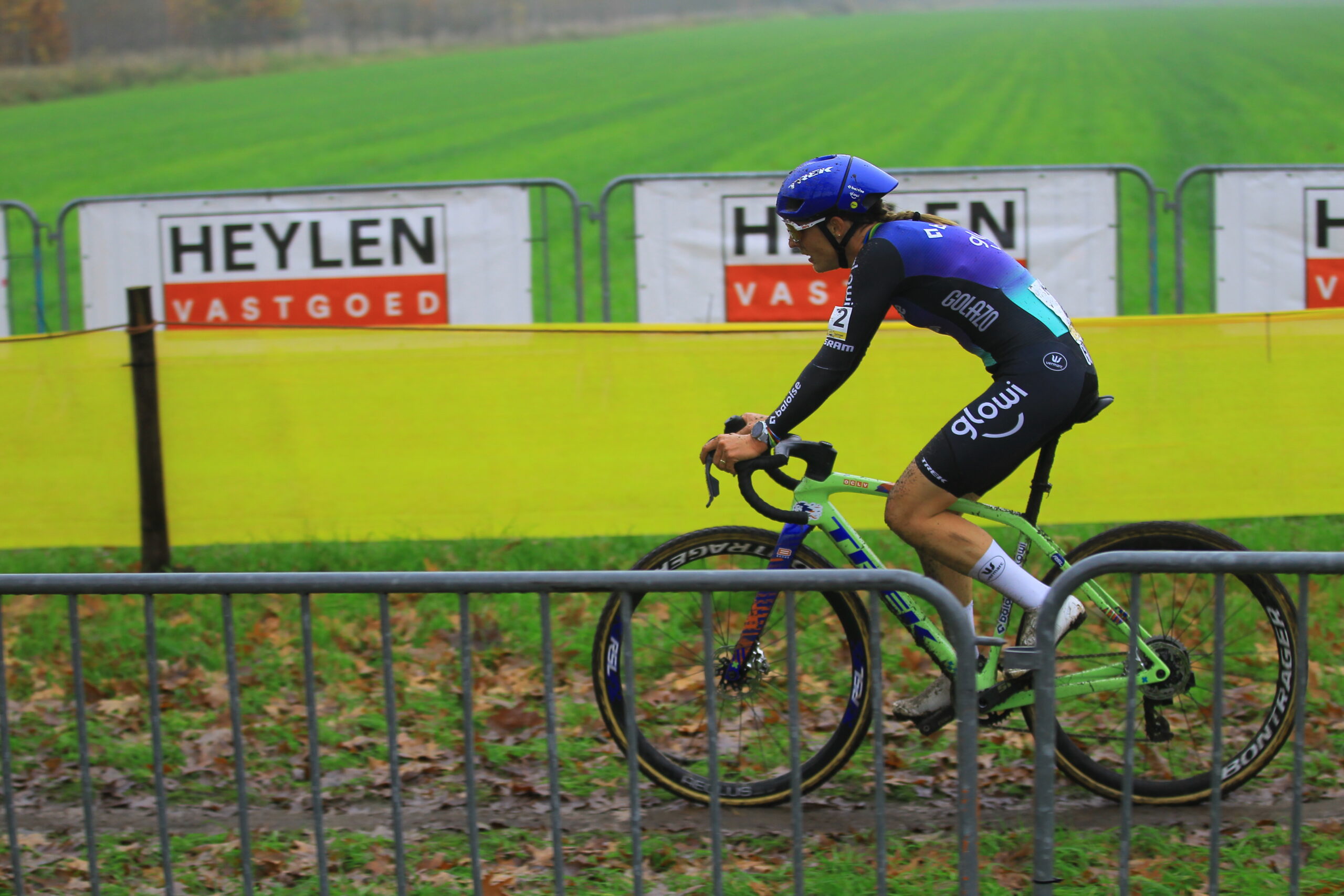 Lucinda Brand en Michael Vanthourenhout winnen wereldbekerrace in Terralba