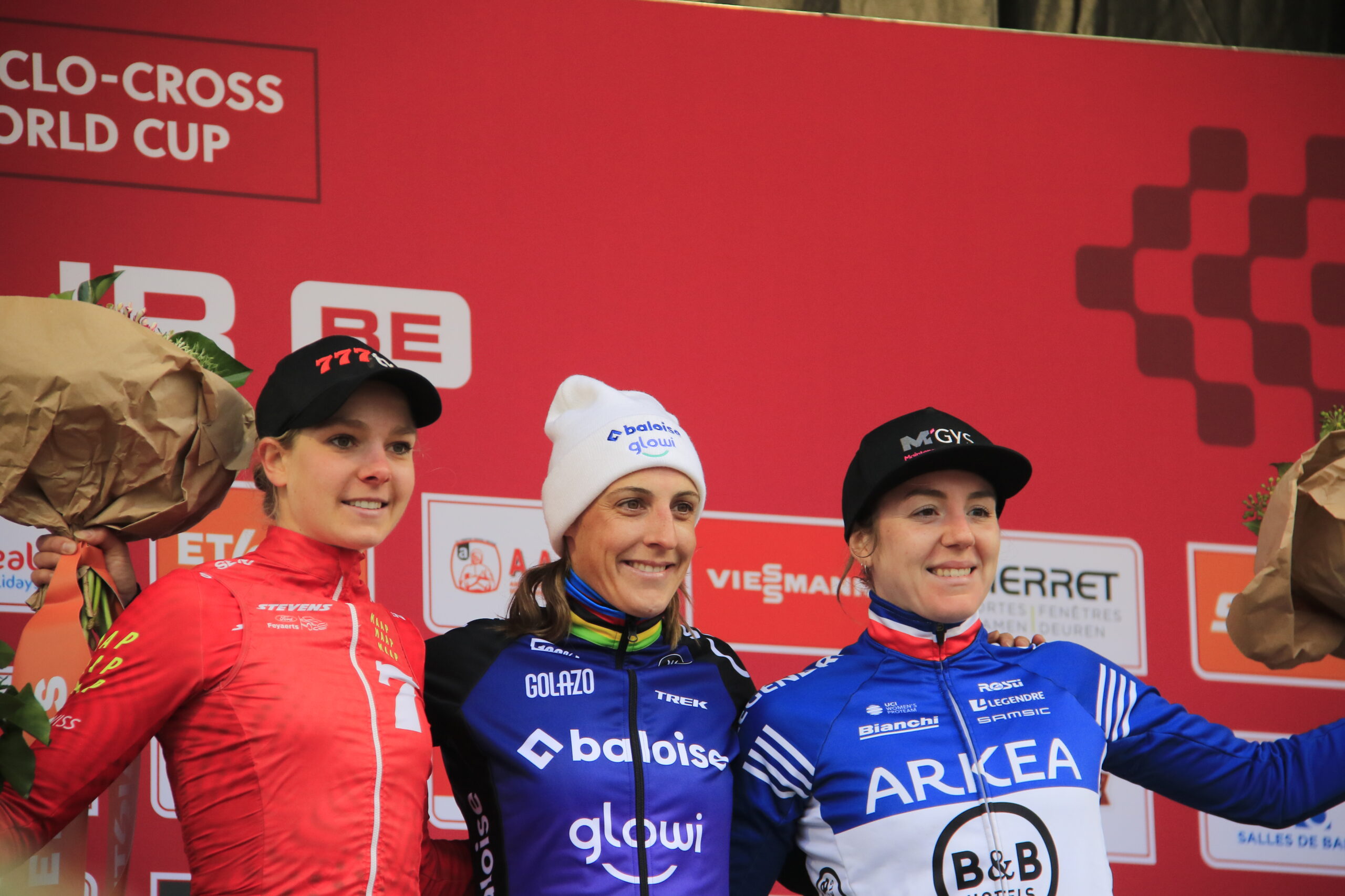 Lucinda Brand nu ook de sterkste in wereldbekercross in Namen