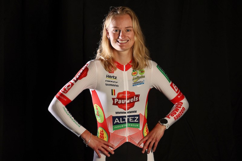 Leonie Bentveld verlengt contract bij Pauwels Sauzen-Altez Industriebouw