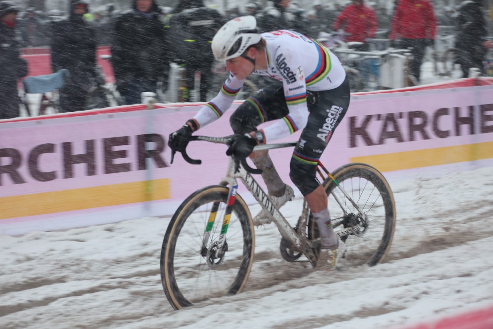 Mathieu van der Poel pakt achtste zege in Mol