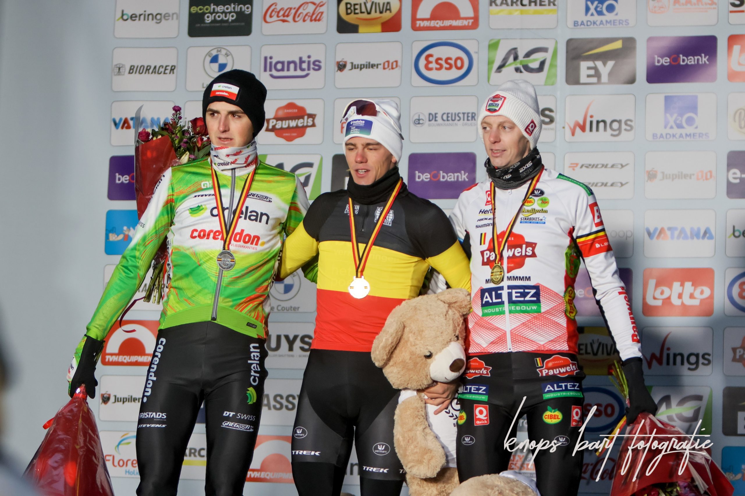 Thibau Nys rondt razend spannende wedstrijd af met tweede opeenvolgende titel in Beringen