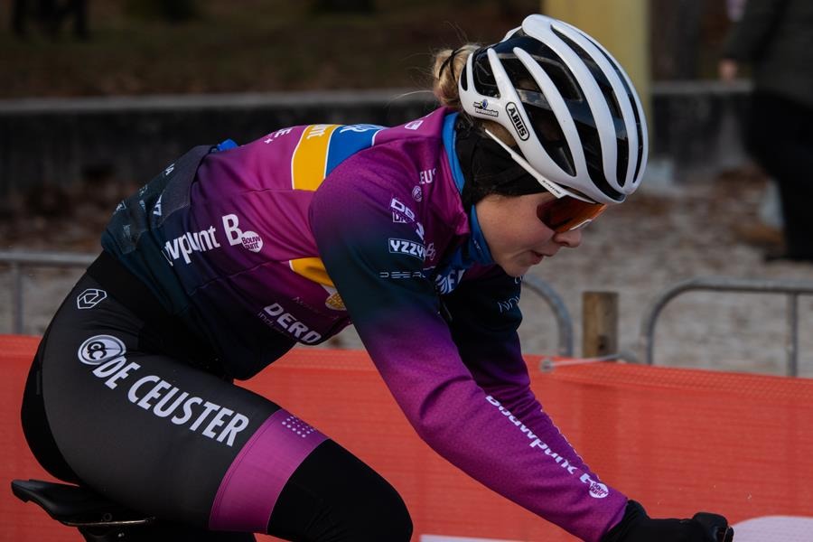 Laatste klassementscross voor Laura Verdonschot in Lille