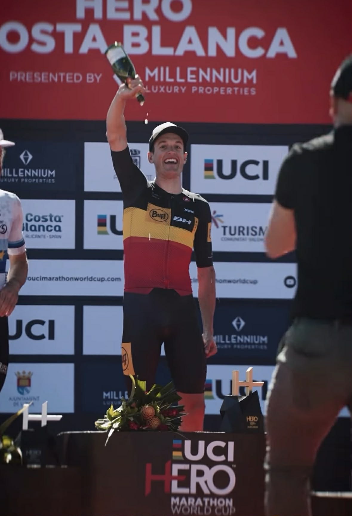 Wout Alleman pakt wereldbekerzege in Calpe