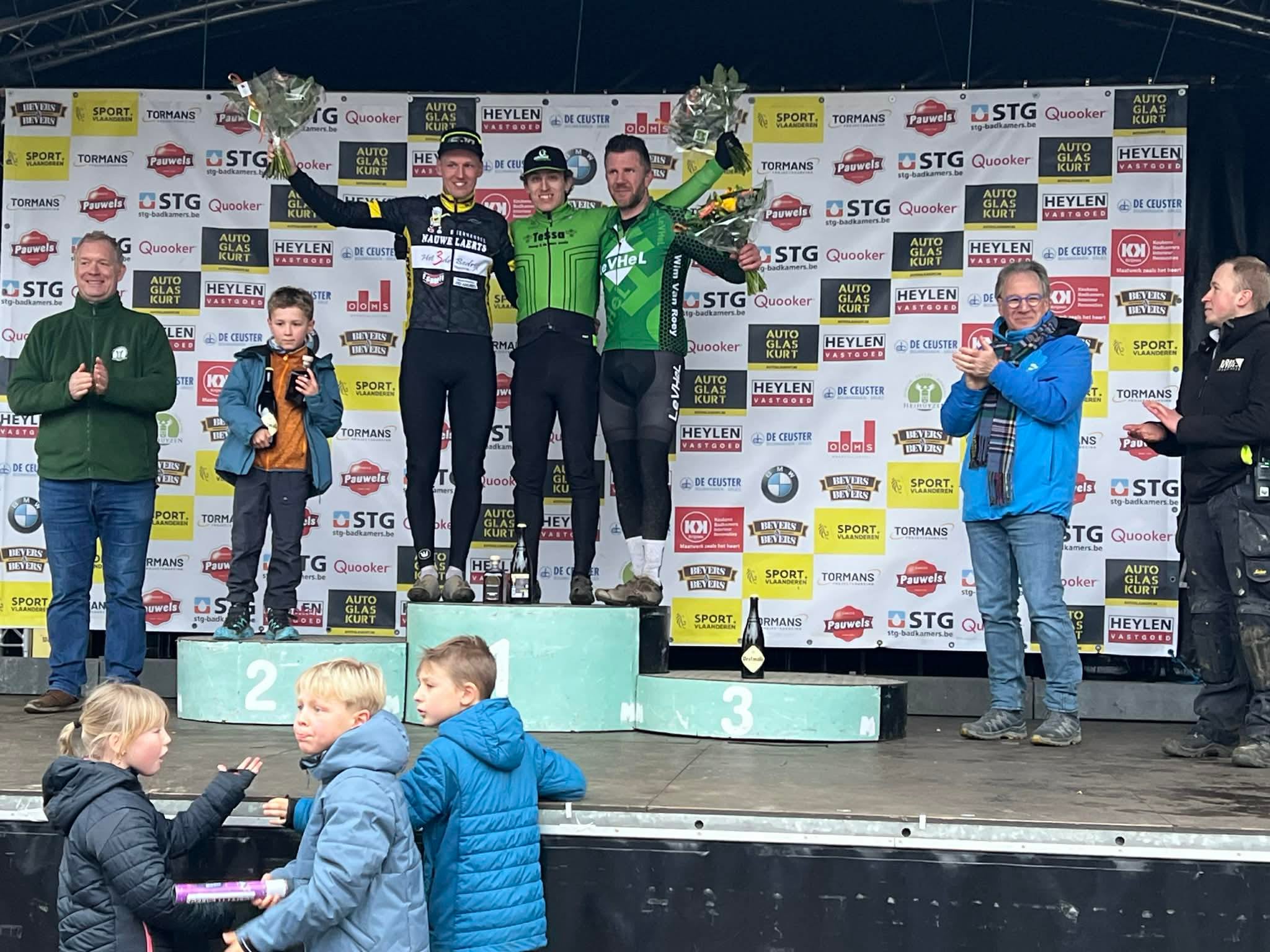 Björn Houben uit Paal sluit zijn seizoen af met een overwinning in de sluitingscross Oostmalle