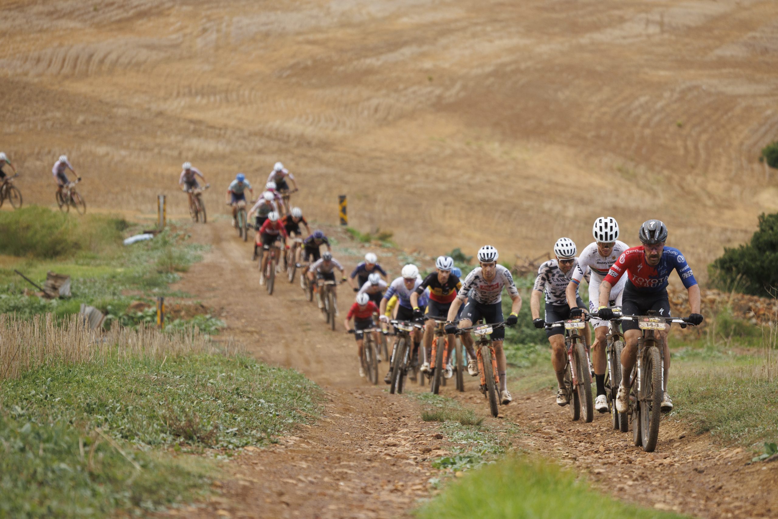 Klassementsleiders heersen in koninginnenrit in Cape Epic