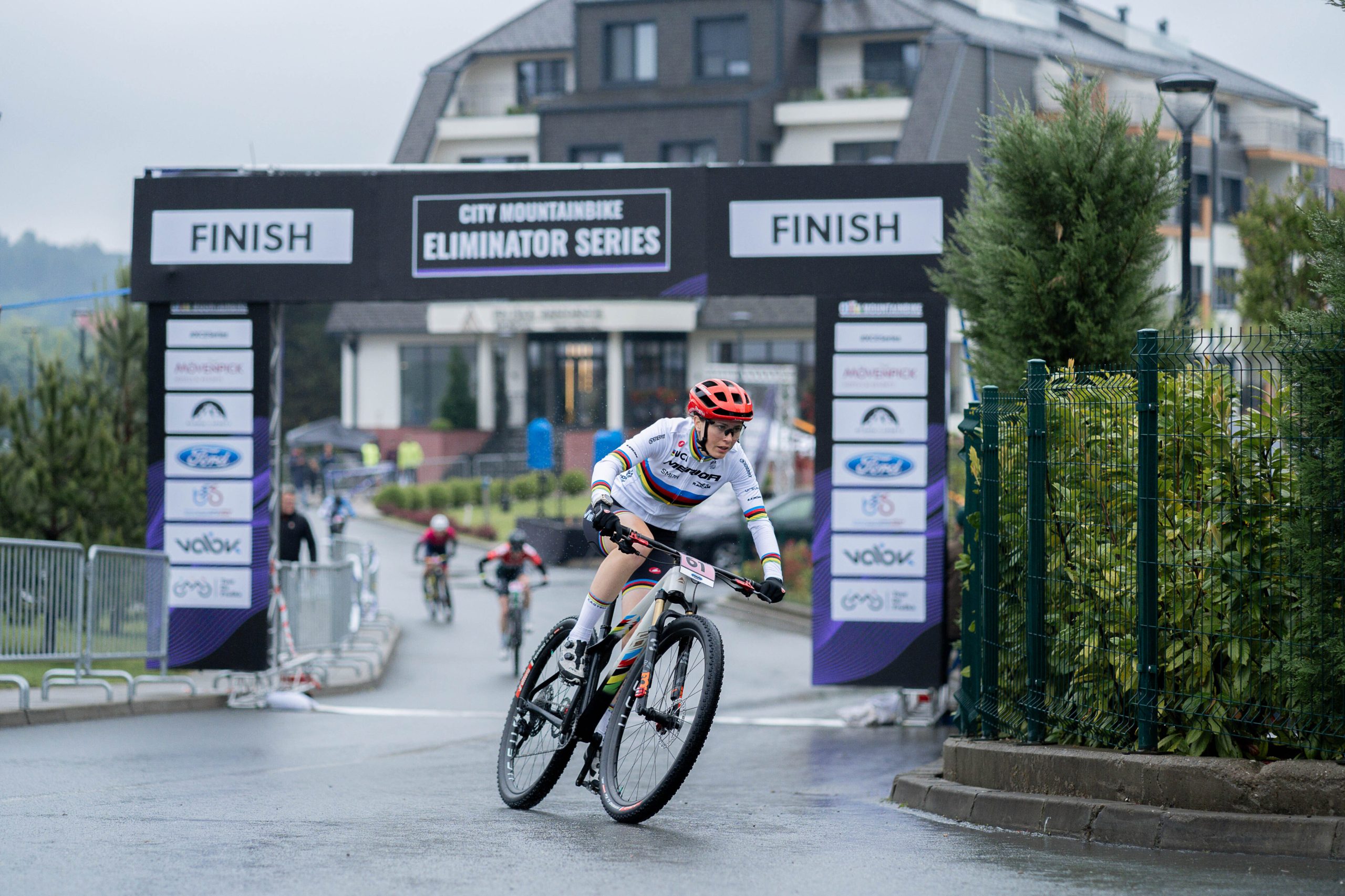 Tormena en Nemec winnen de natte openingswedstrijd van de City Mountainbike Eliminator Series in Novi Sad