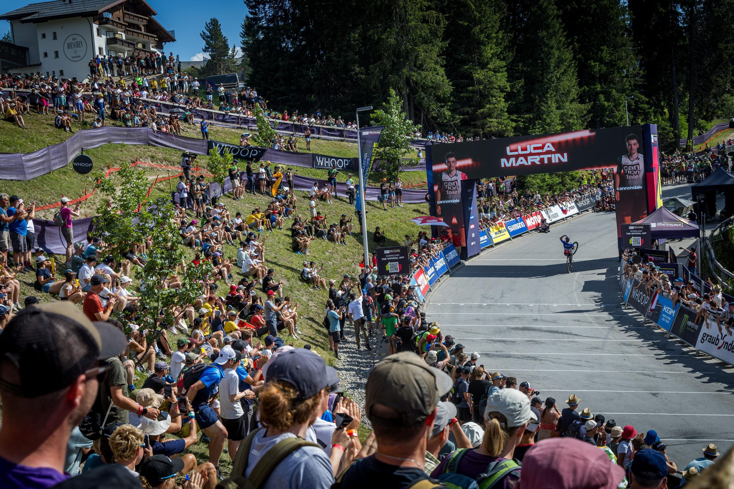 Luca Martin en Jenny Rissveds pakken de zege in wereldbeker Lenzerheide