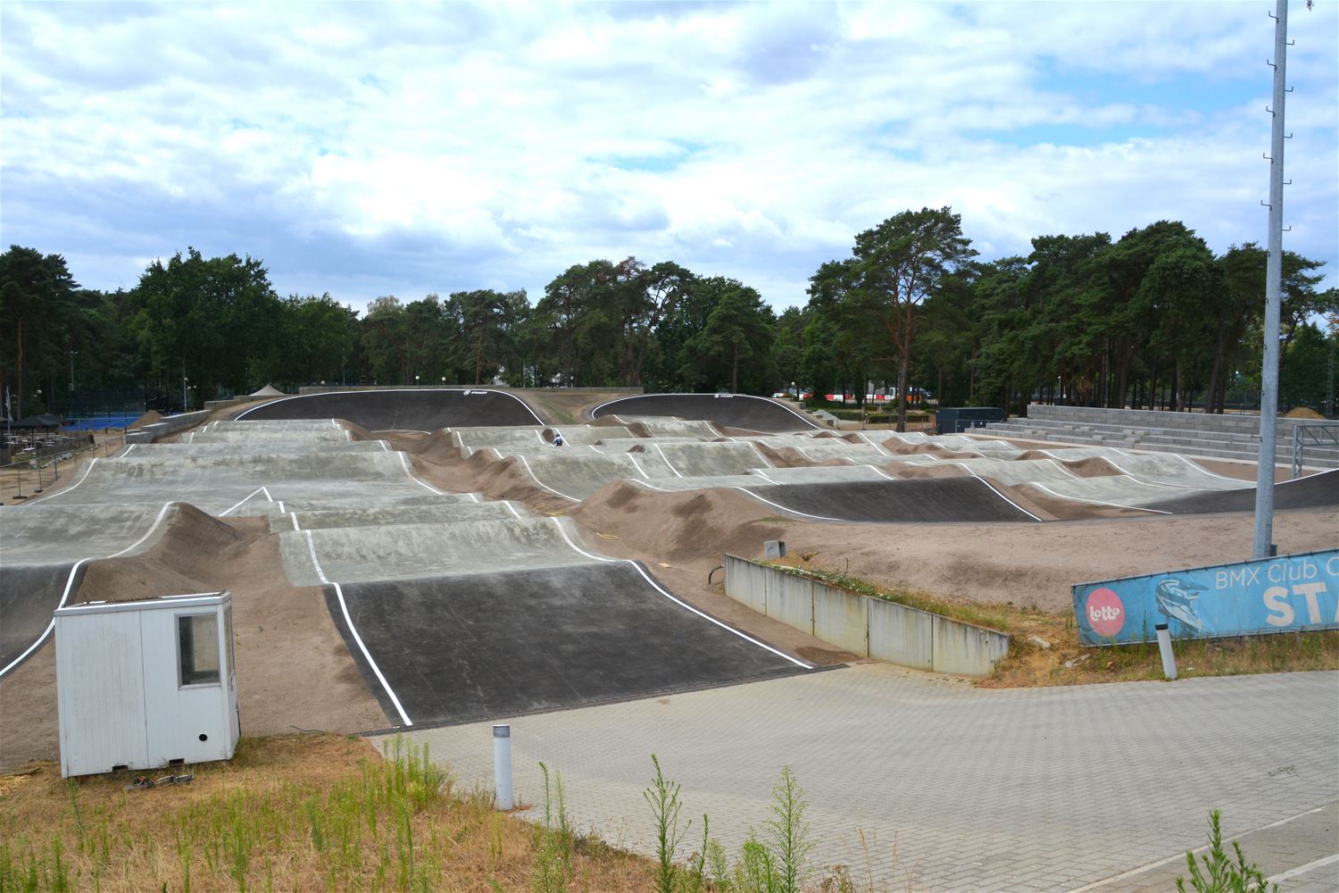 Nieuwe BMX track van BMX Circuit Zolder is klaar…. ze ademt toekomst uit…..