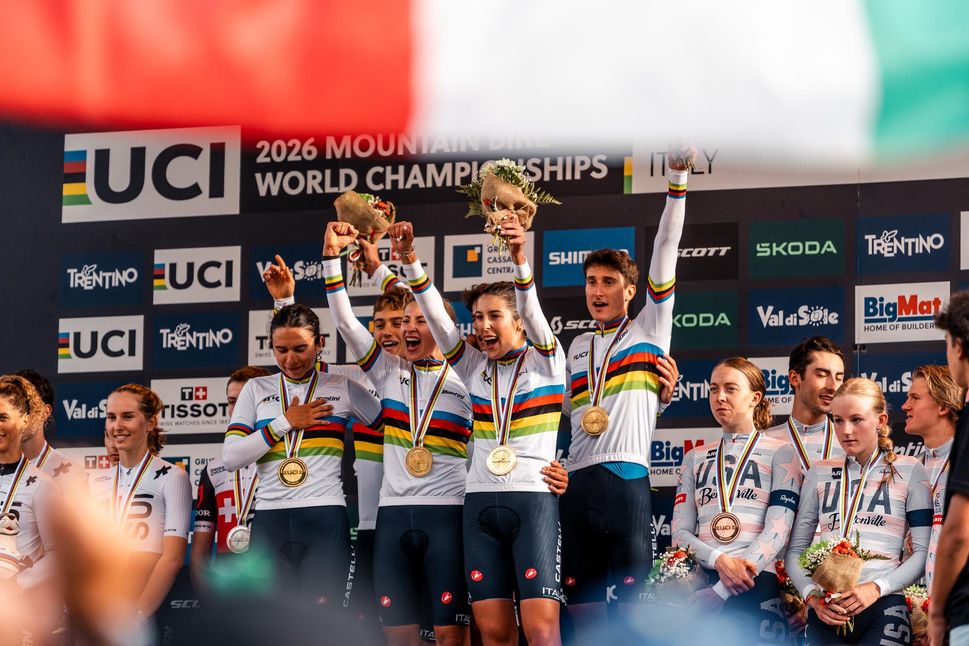 Italië pakt goud in de team replay