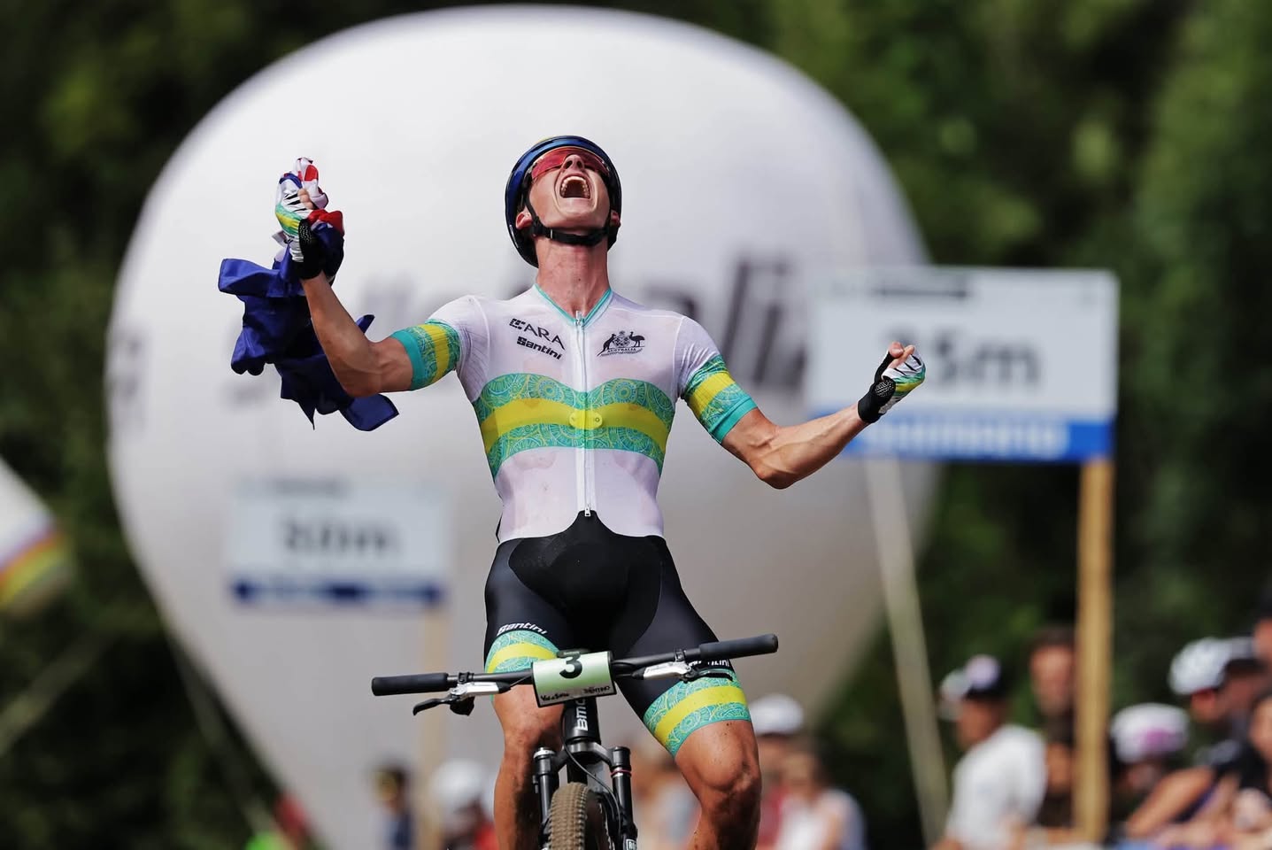 Connor Wright wereldkampioen junioren, Jari Van Lee 31 ste