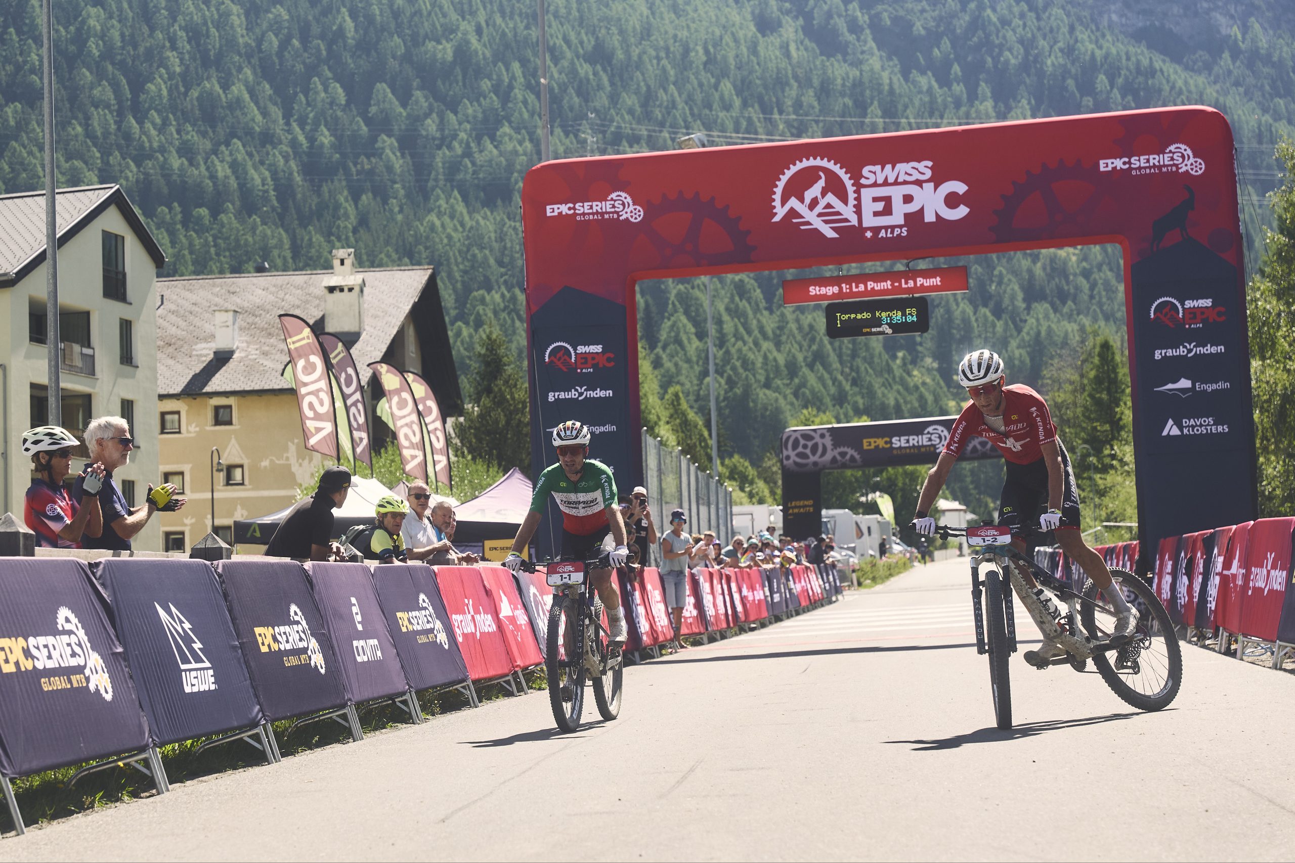 Barandun-Beeli en Weinbeer-Peretti winnen openingsetappe van de Swiss Epic