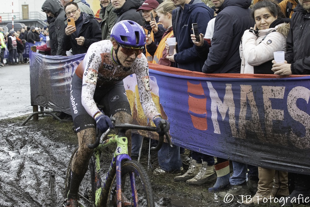 Michael Vanthourenhout en Lucinda Brand winnen eerste wedstrijd van de Superprestige in Overijse