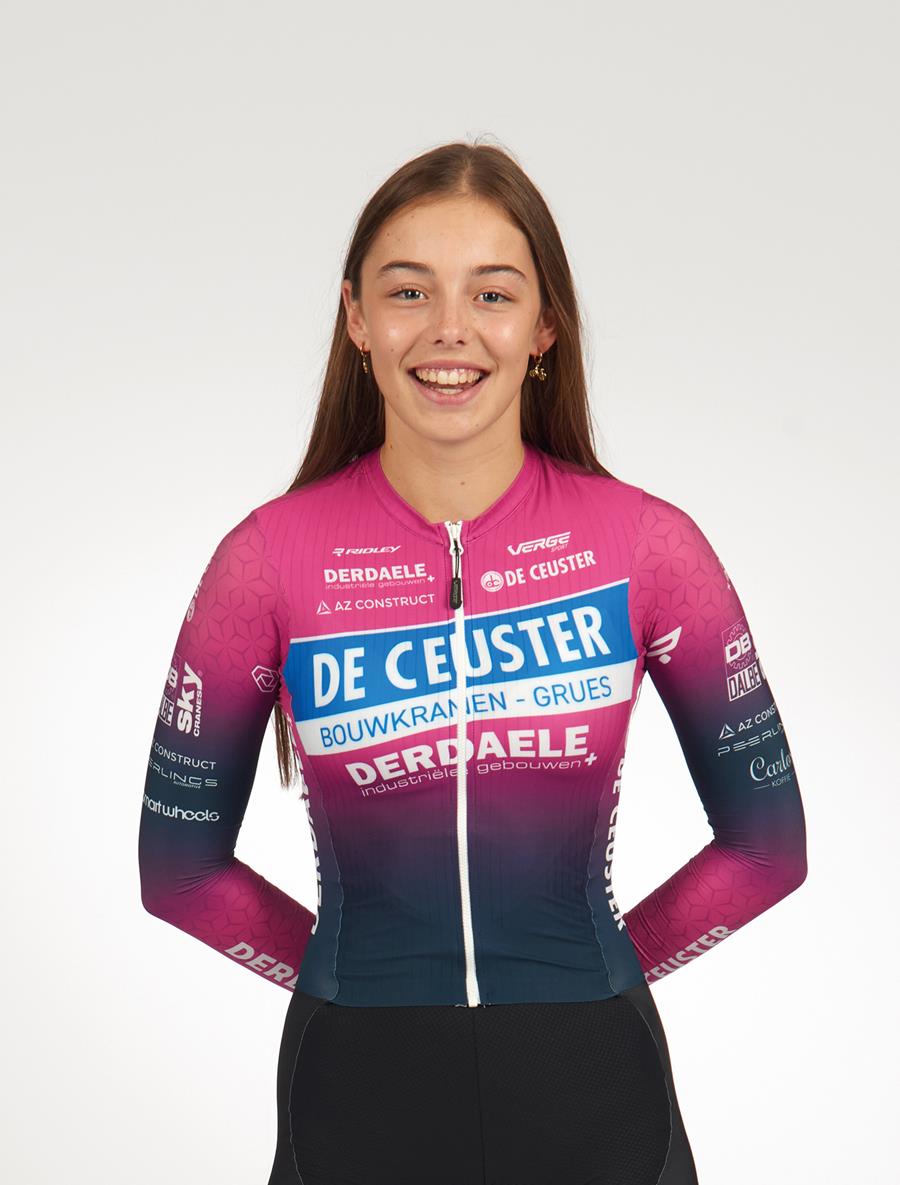 Lummense Zita Peeters (18) klaar voor eerste tv-cross bij beloften: “Ik hou niet van verliezen”